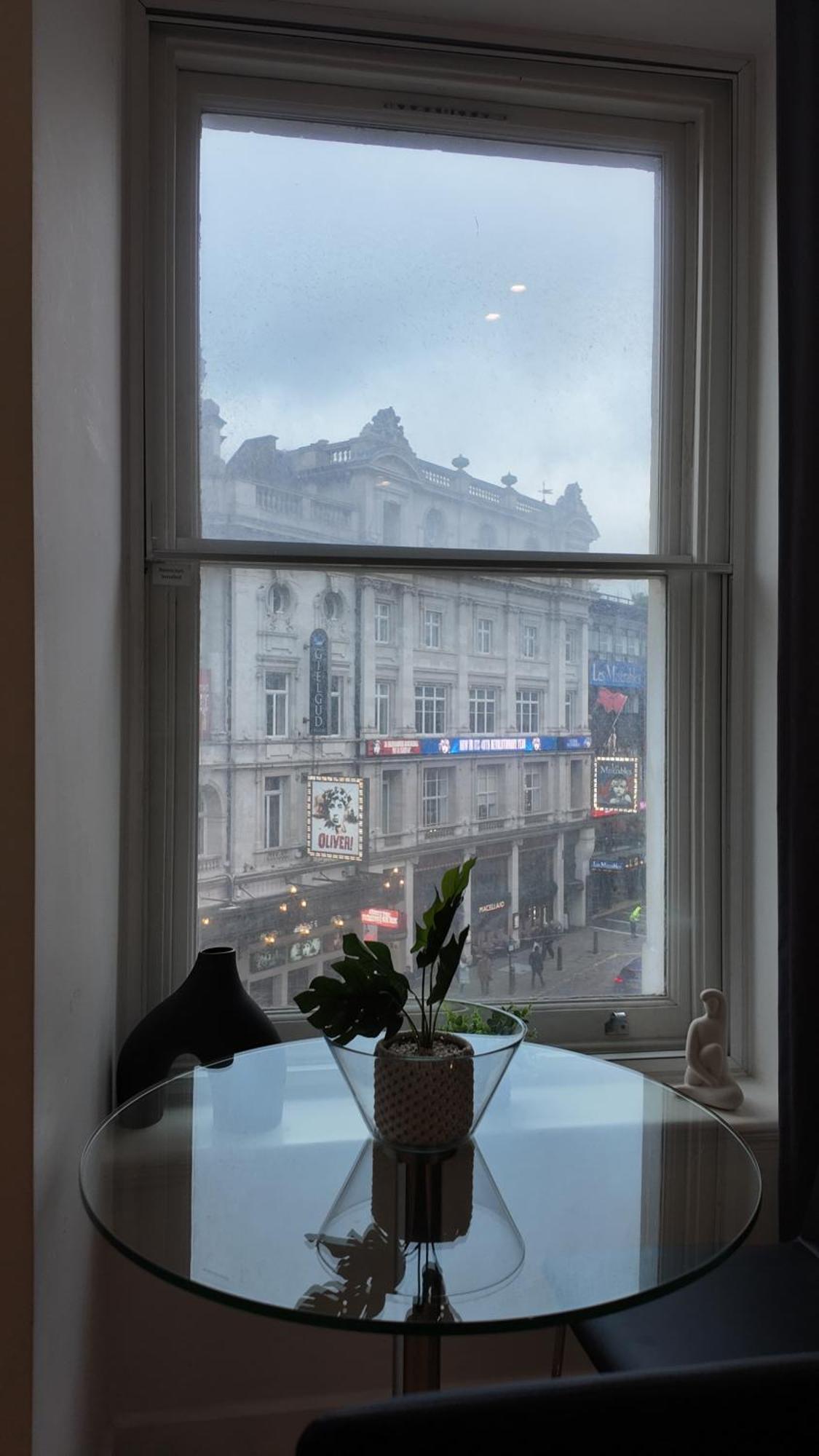 Stunning Piccadilly 1 Bedroom Flat In London Vr9 المظهر الخارجي الصورة